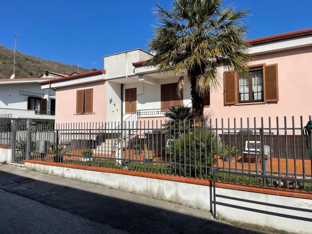 Villa Antonella Pozzilli Bagian luar foto