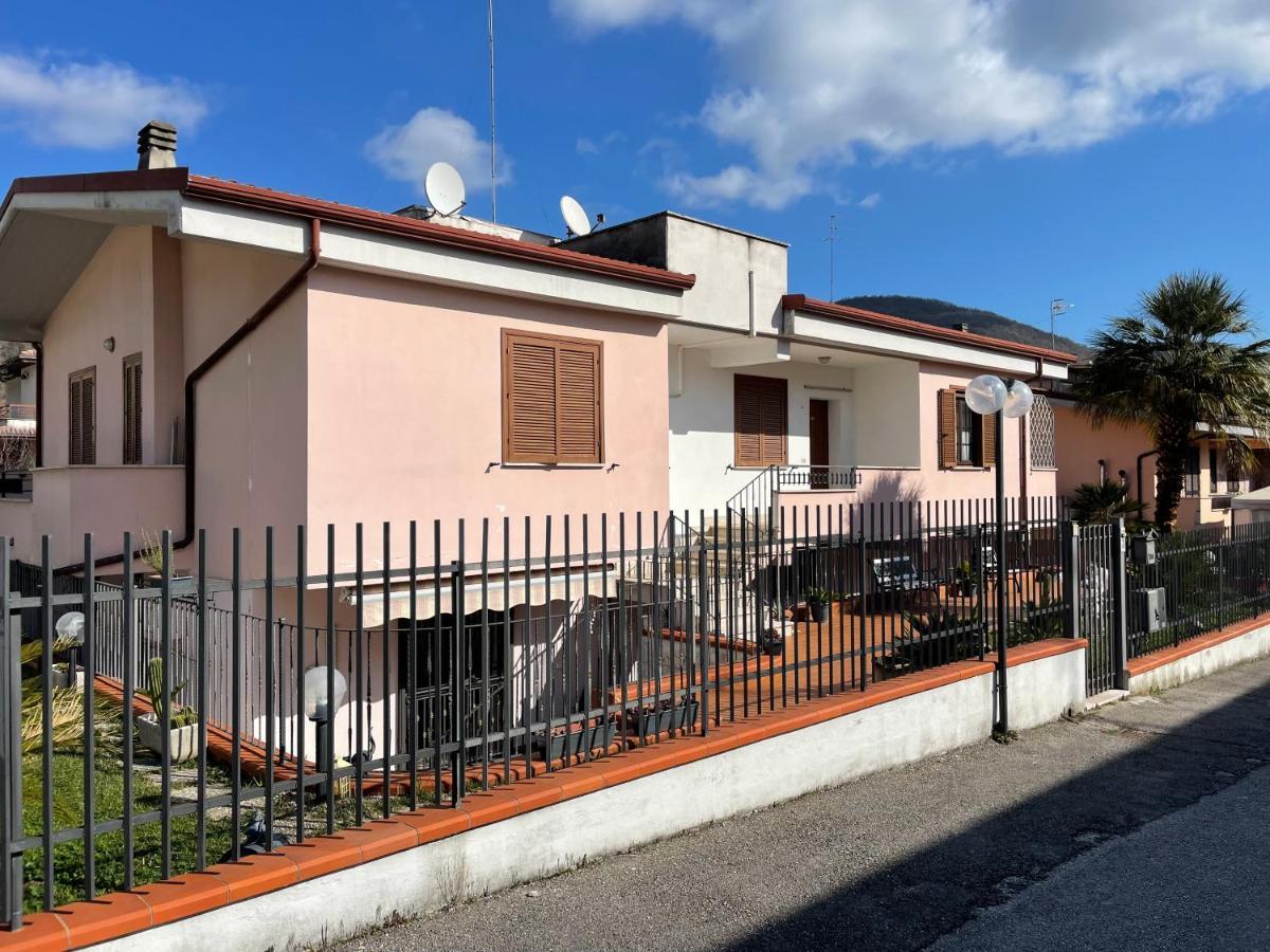 Villa Antonella Pozzilli Bagian luar foto