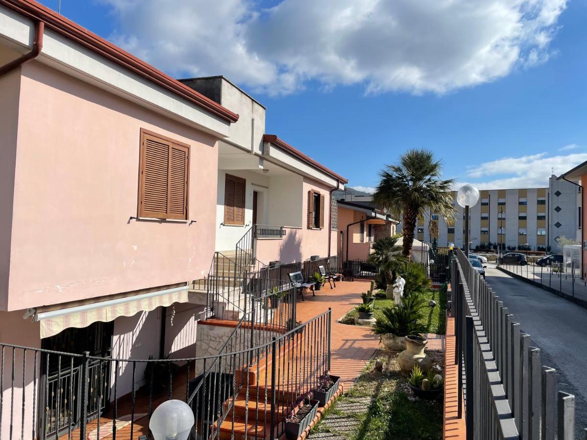 Villa Antonella Pozzilli Bagian luar foto